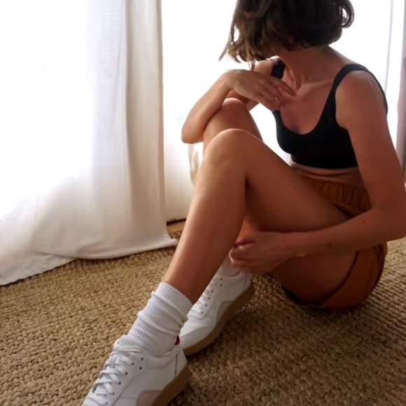 Everlane The Tank Bra in Black•S - Picture 7 of 12